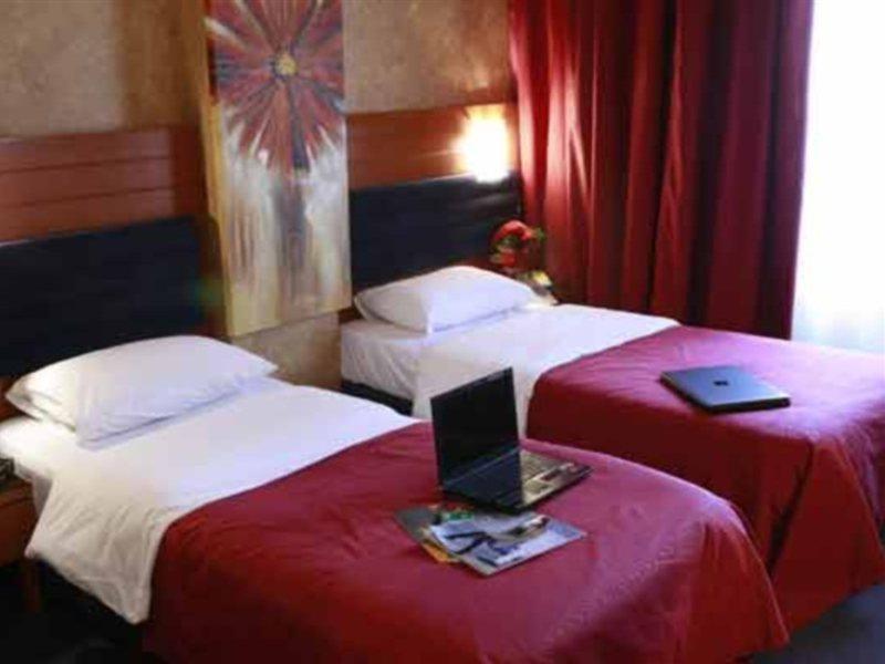 Duroy Hotel Beirut Esterno foto